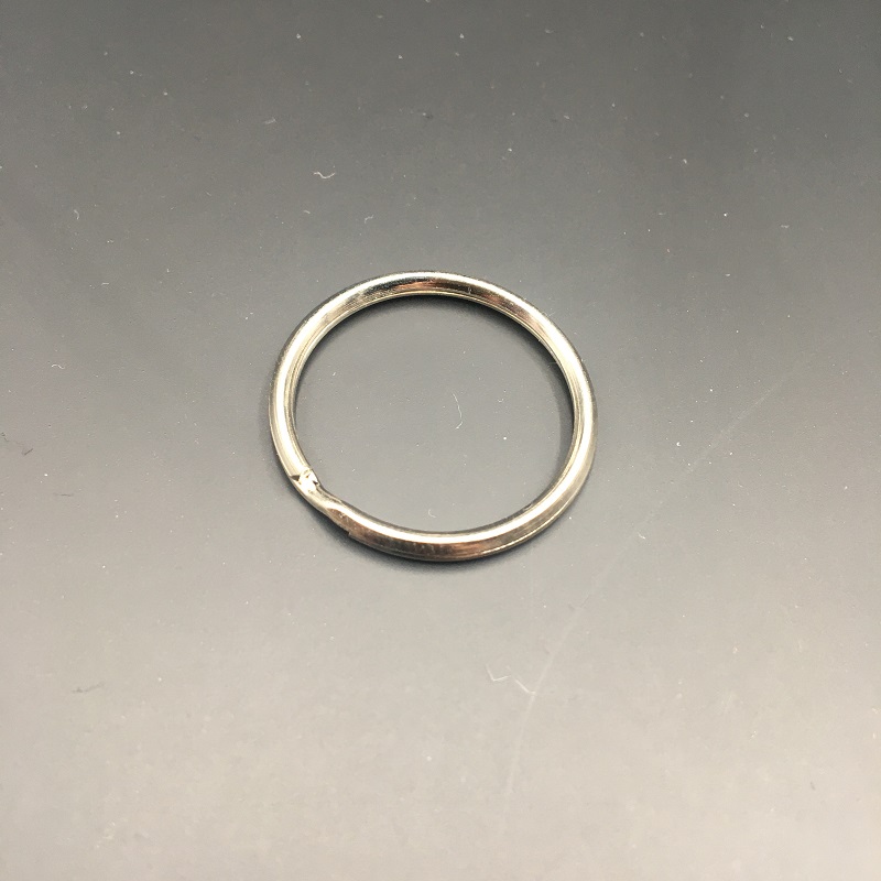 1.7×28 mm corner keyring SK3028